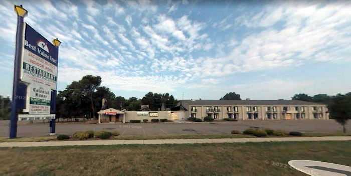 Colonial House (Koths, Best Value Inn) - 2007 Street View (newer photo)
